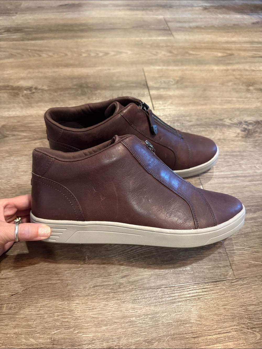 Easy Spirit Neeko Front-Zip Sneakers in Wine Brown Size 9.5